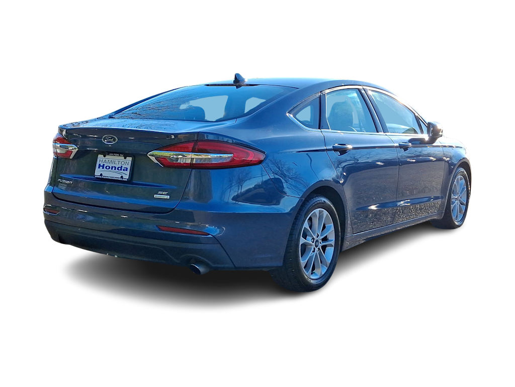 2019 Ford Fusion SE 22