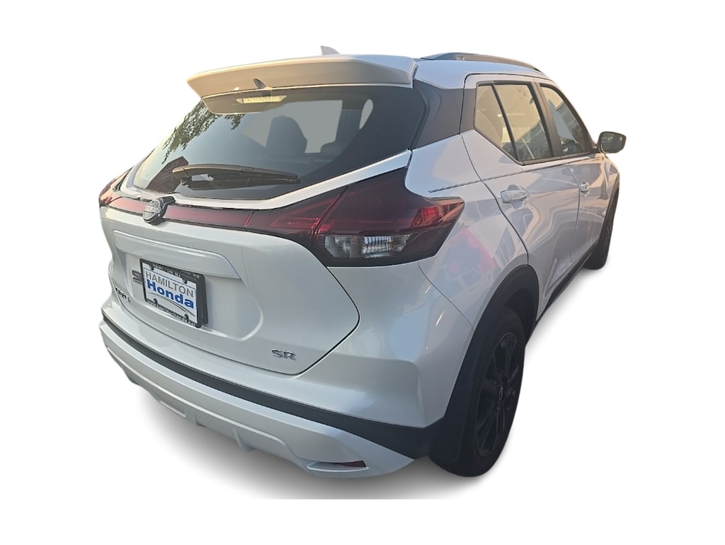 2024 Nissan Kicks SR 9