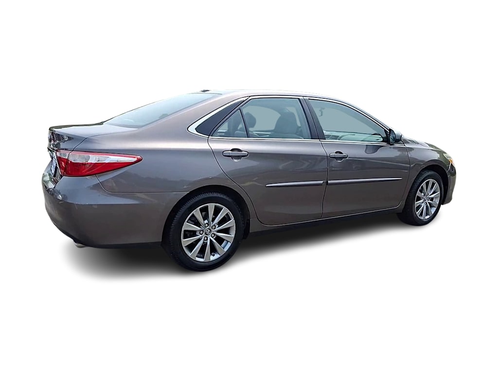 Thumbnail: 2017 Toyota Camry - 16