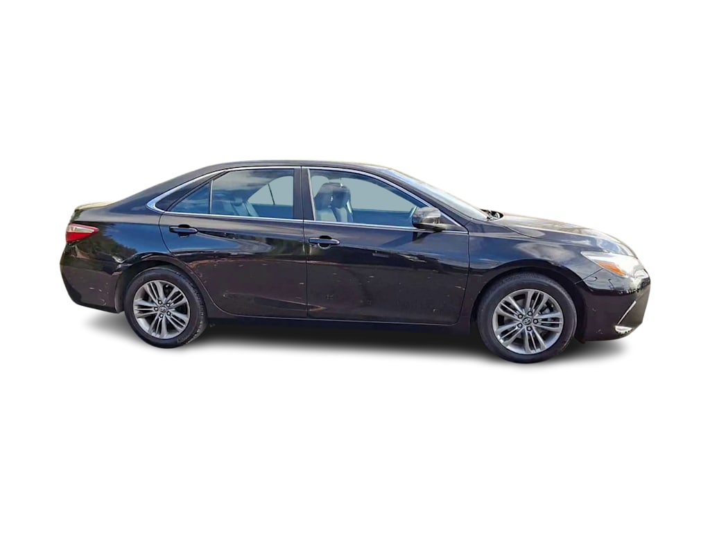 2017 Toyota Camry SE 17