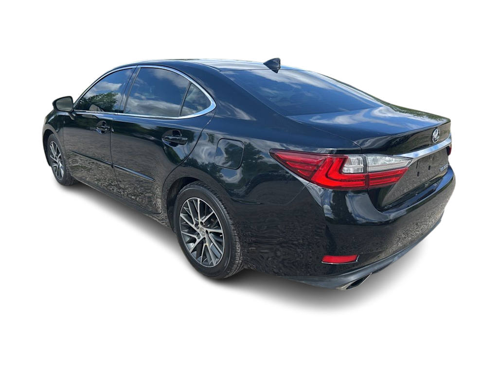 Thumbnail: 2017 Lexus ES - 3