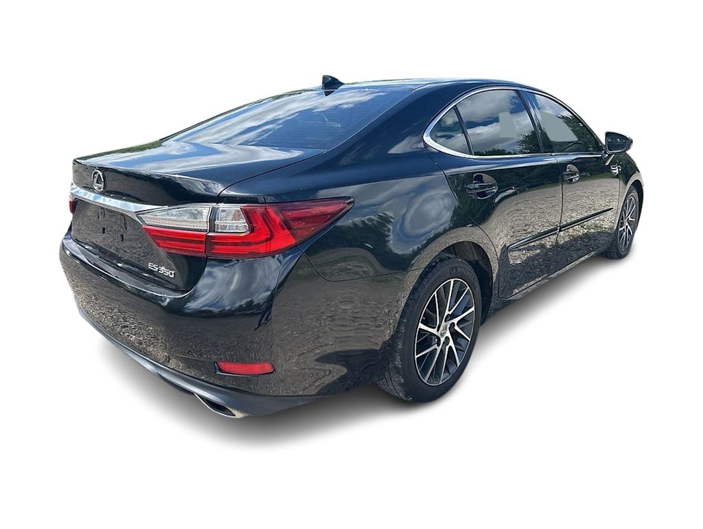 Thumbnail: 2017 Lexus ES - 14