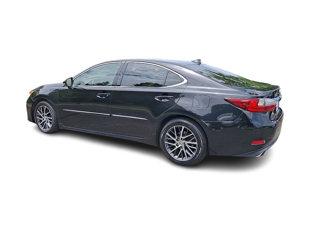 Thumbnail: 2017 Lexus ES - 4