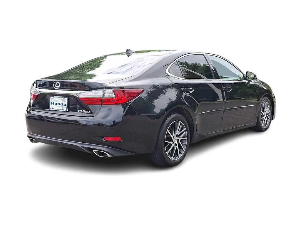 Thumbnail: 2017 Lexus ES - 25