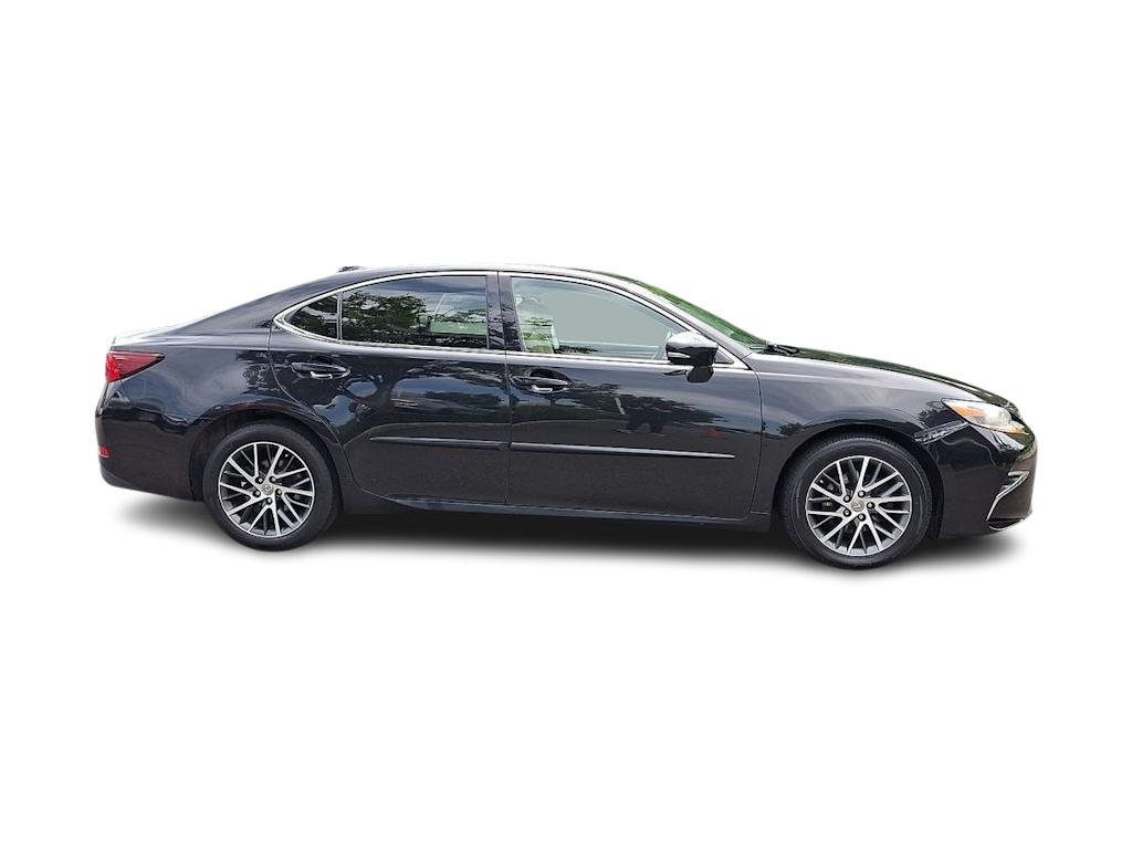 Thumbnail: 2017 Lexus ES - 26