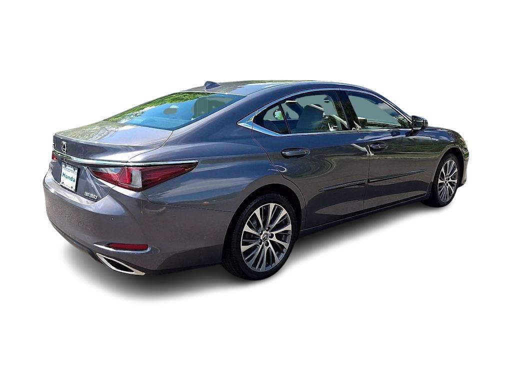 Thumbnail: 2019 Lexus ES - 17