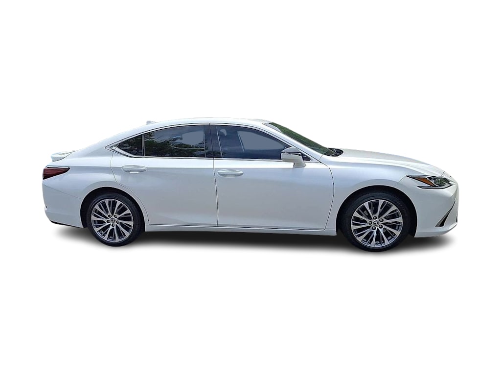 Thumbnail: 2020 Lexus ES - 16