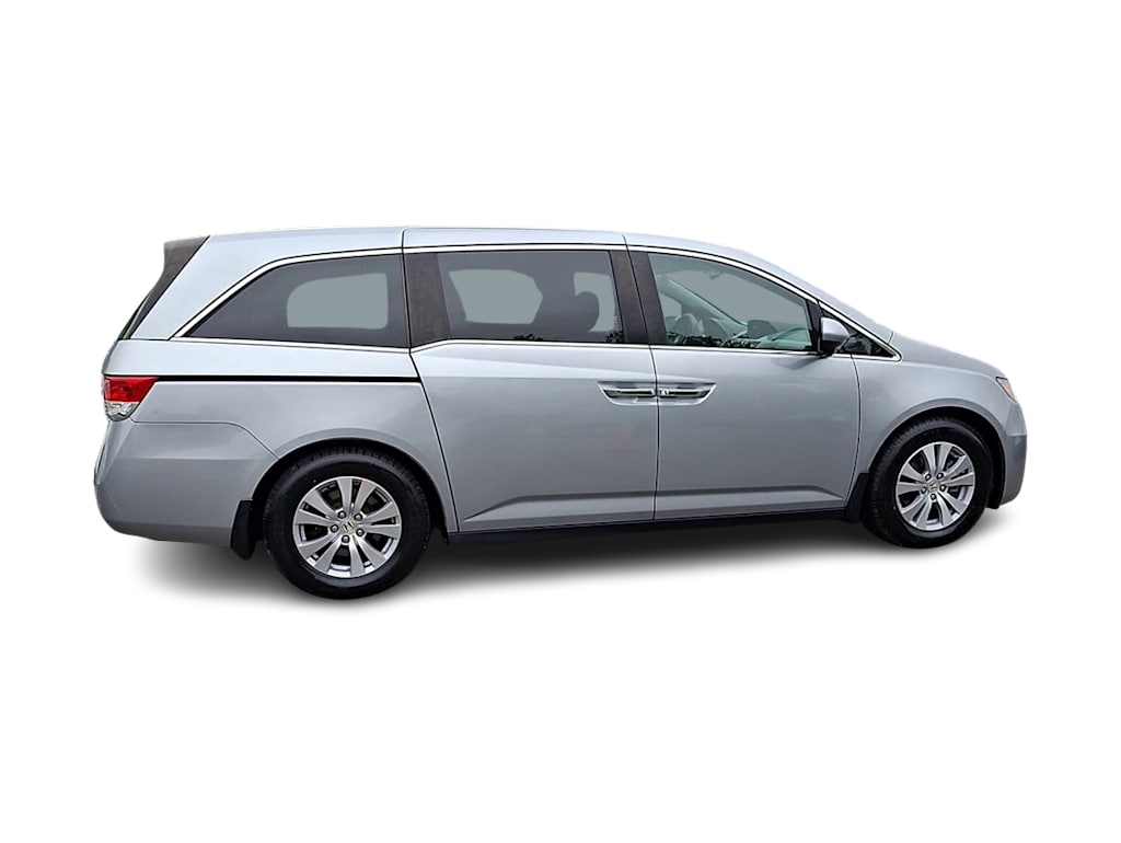 2016 Honda Odyssey SE 18