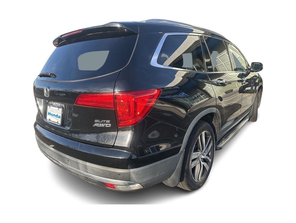 Thumbnail: 2017 Honda Pilot - 11