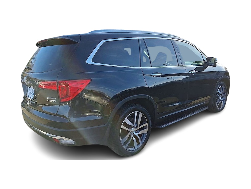 Thumbnail: 2017 Honda Pilot - 16