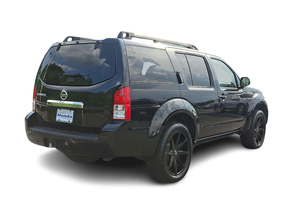Thumbnail: 2011 Nissan Pathfinder - 15