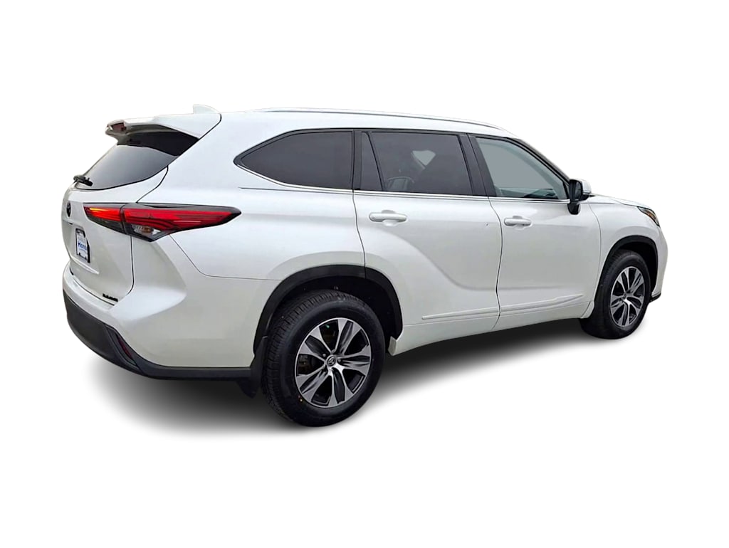 2021 Toyota Highlander XLE 16