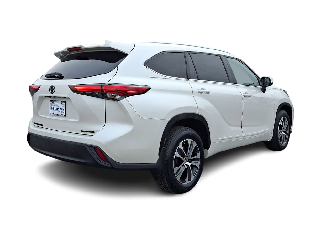 2021 Toyota Highlander XLE 25