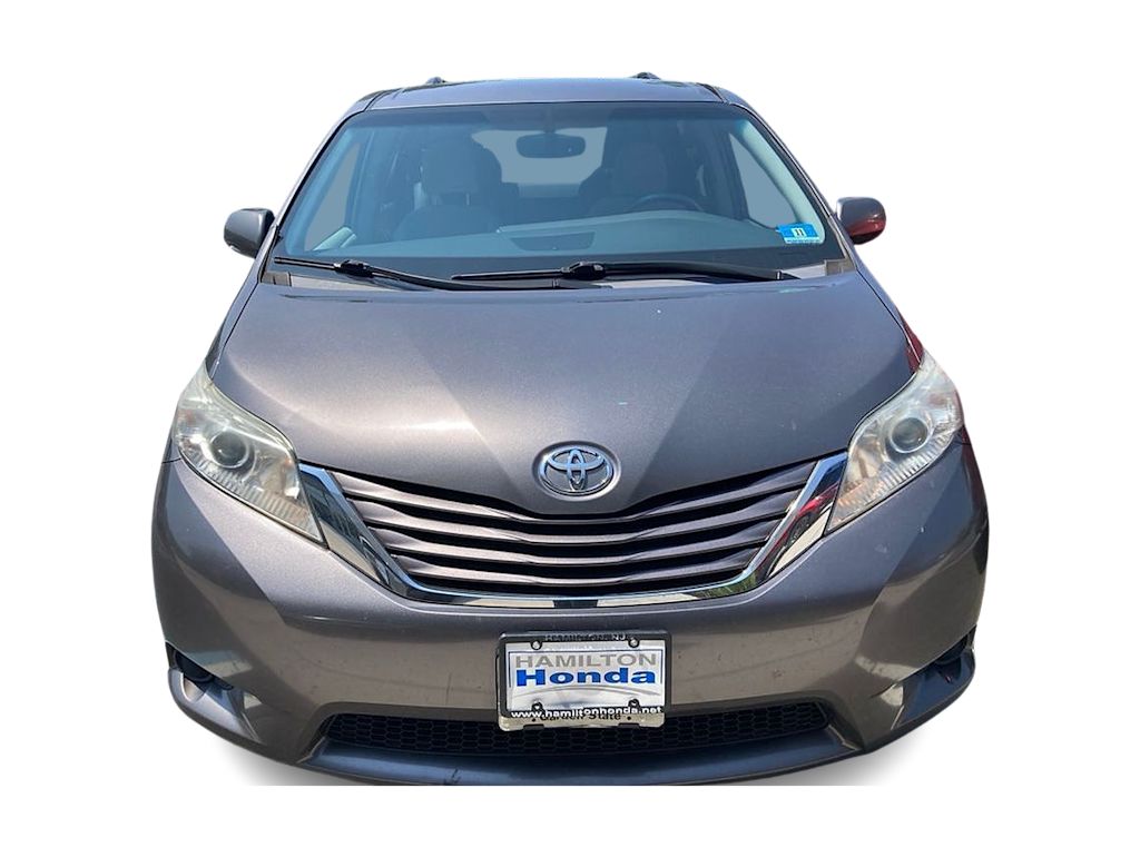 Thumbnail: 2017 Toyota Sienna - 5