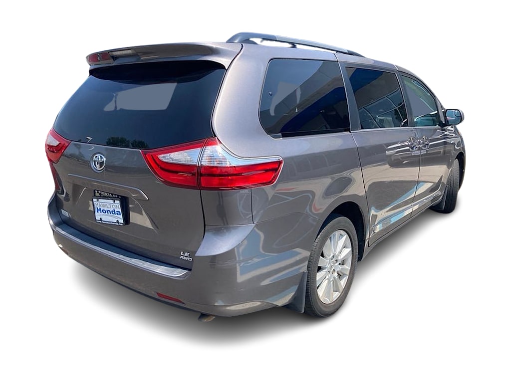 Thumbnail: 2017 Toyota Sienna - 18