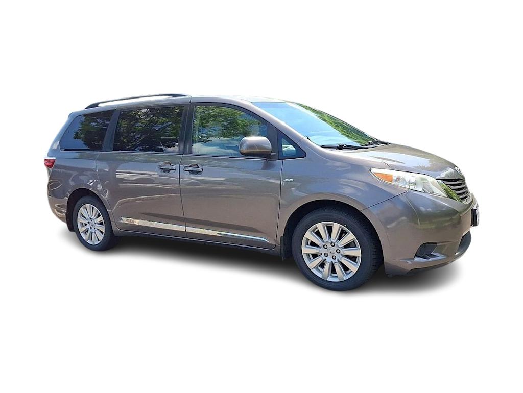 Thumbnail: 2017 Toyota Sienna - 12