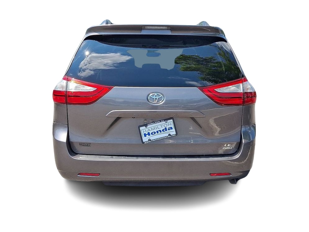 Thumbnail: 2017 Toyota Sienna - 24