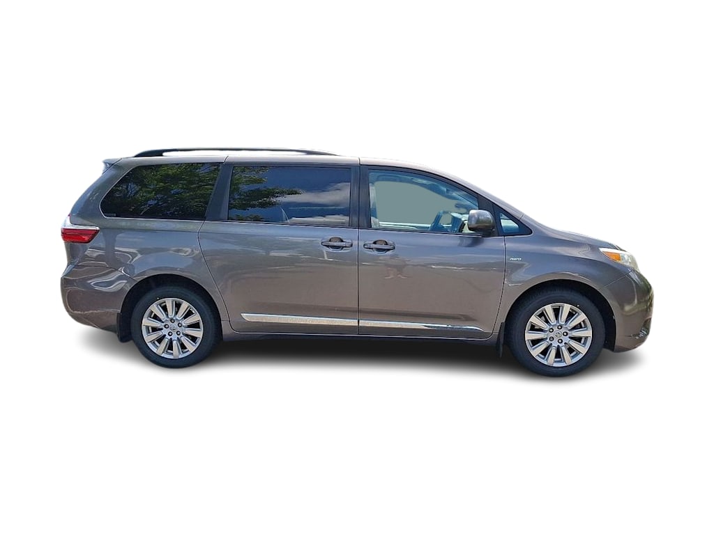 Thumbnail: 2017 Toyota Sienna - 26