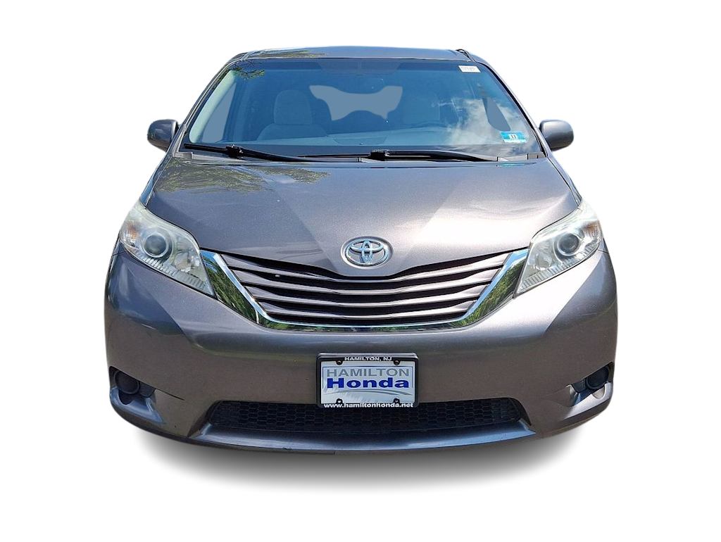 Thumbnail: 2017 Toyota Sienna - 28