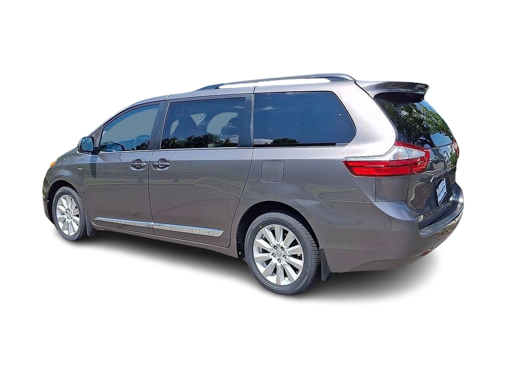 Thumbnail: 2017 Toyota Sienna - 4