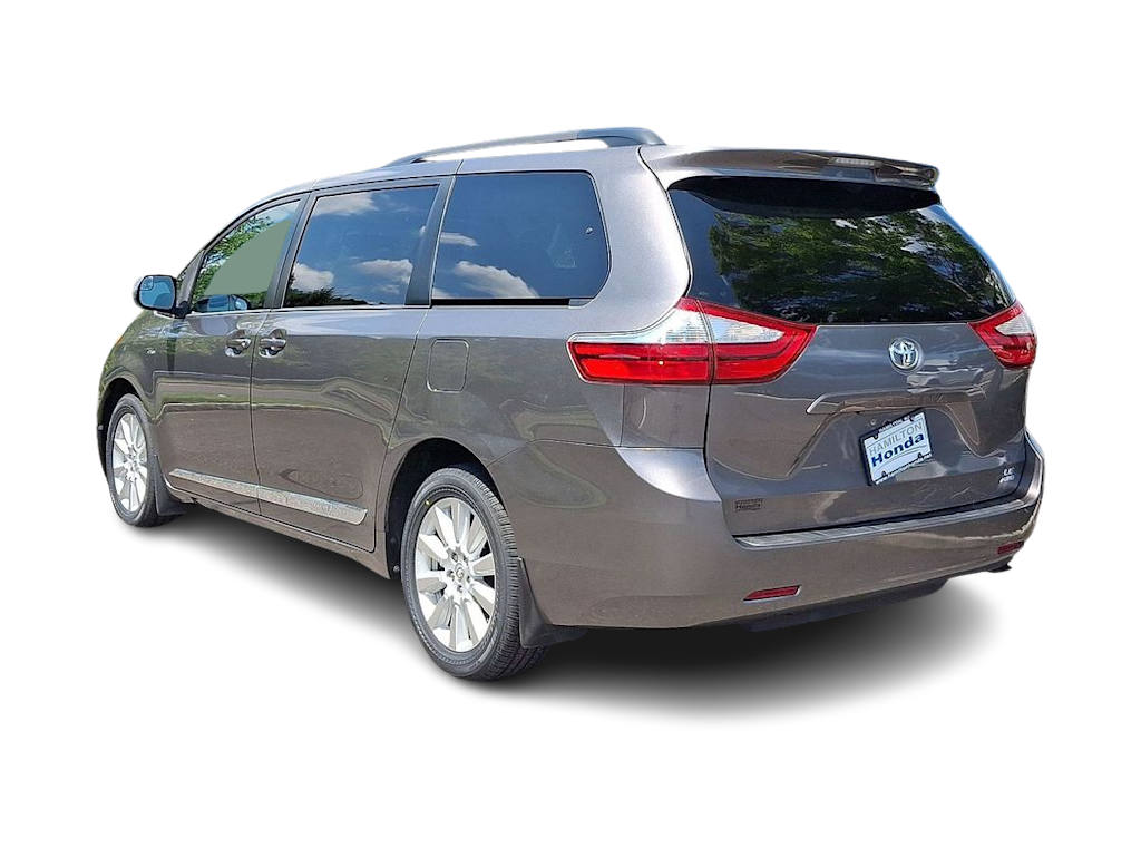Thumbnail: 2017 Toyota Sienna - 23