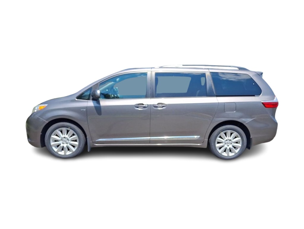 Thumbnail: 2017 Toyota Sienna - 13