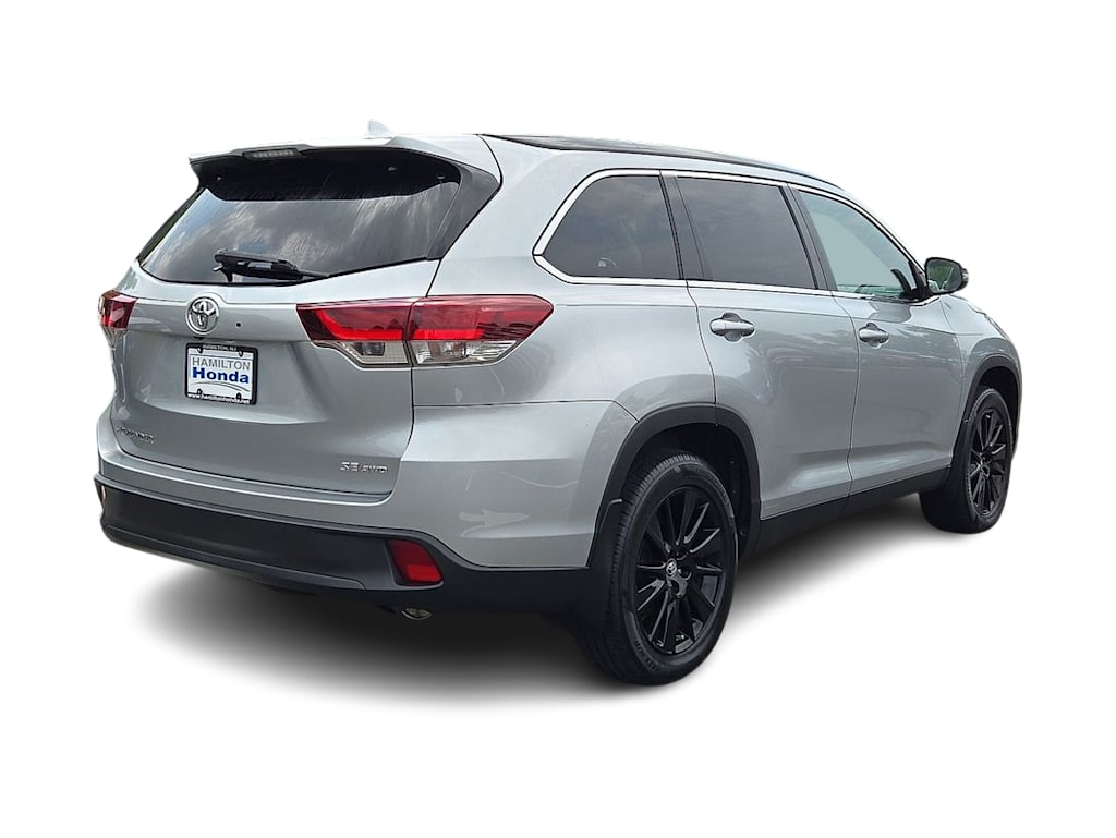 Thumbnail: 2019 Toyota Highlander - 33