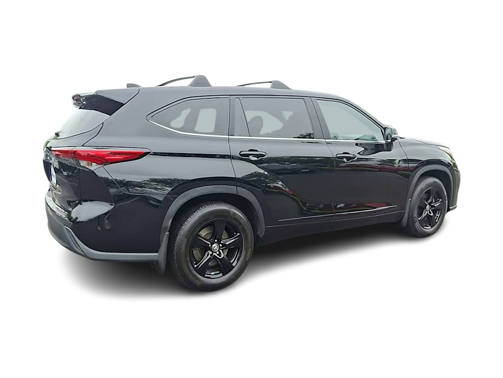 2023 Toyota Highlander LE 16