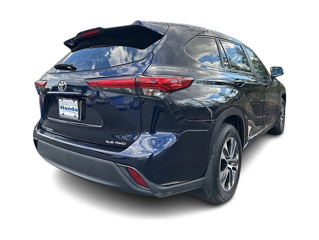 Thumbnail: 2023 Toyota Highlander - 10