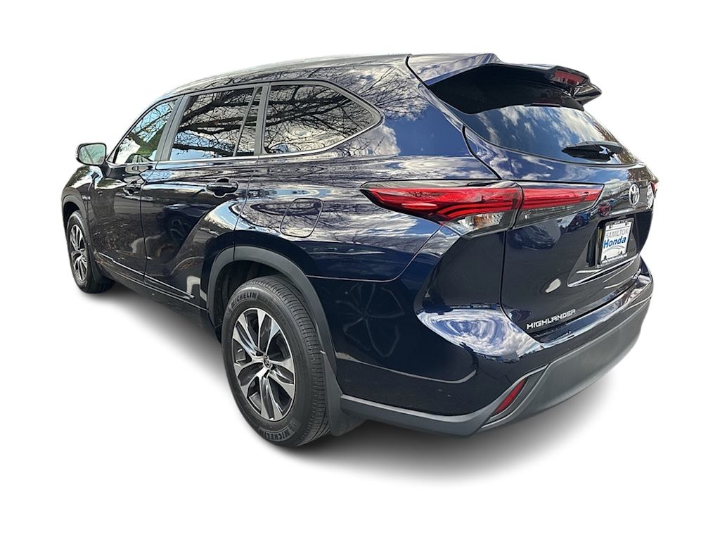 Thumbnail: 2023 Toyota Highlander - 3