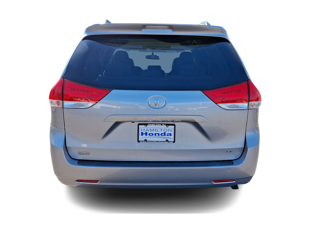 2014 Toyota Sienna LE 23