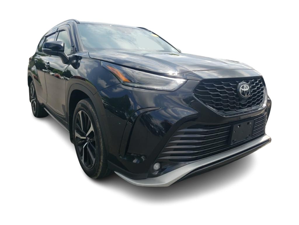 Thumbnail: 2021 Toyota Highlander - 14