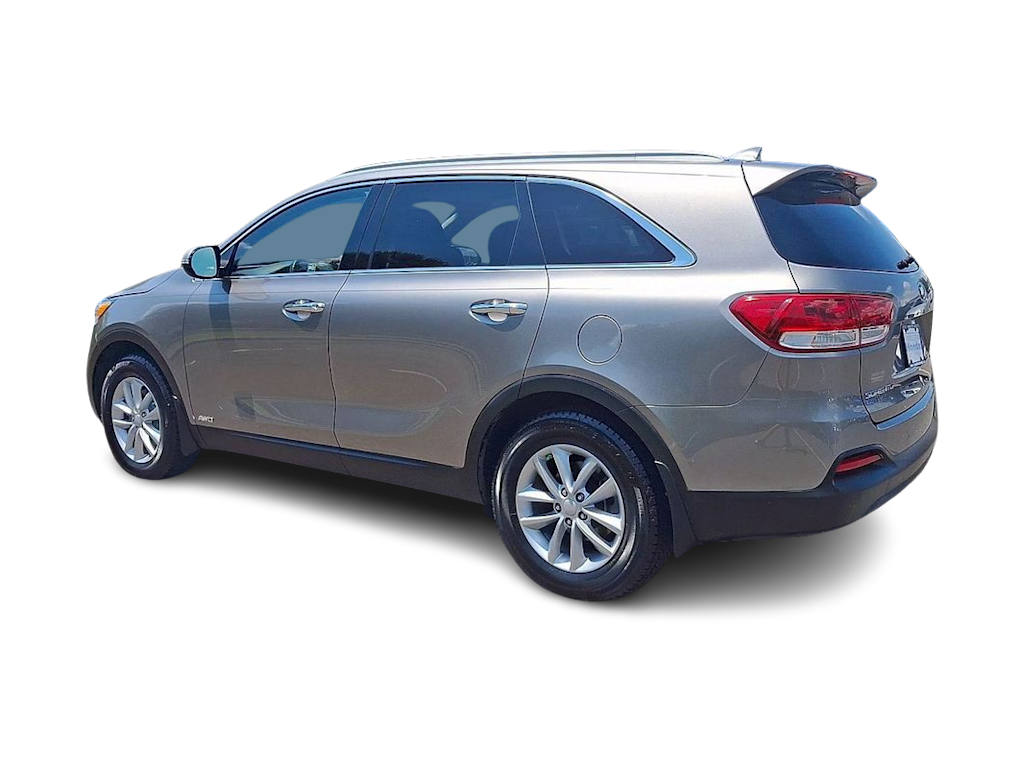 Thumbnail: 2017 Kia Sorento - 4