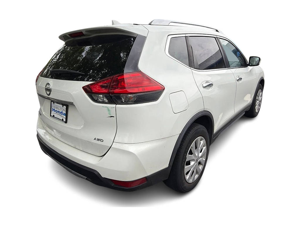 Thumbnail: 2017 Nissan Rogue - 16
