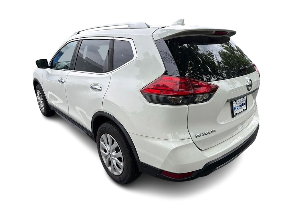 Thumbnail: 2017 Nissan Rogue - 4