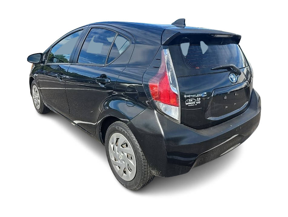 Thumbnail: 2016 Toyota Prius c - 3