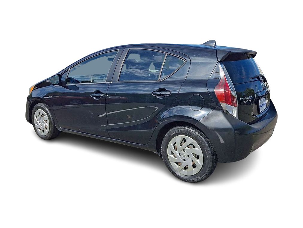 Thumbnail: 2016 Toyota Prius c - 4