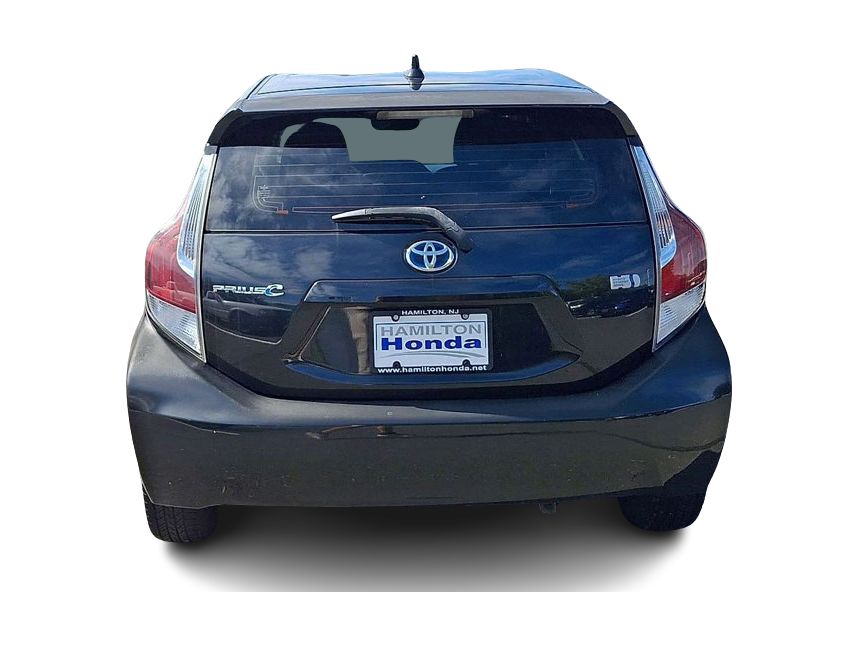 Thumbnail: 2016 Toyota Prius c - 5