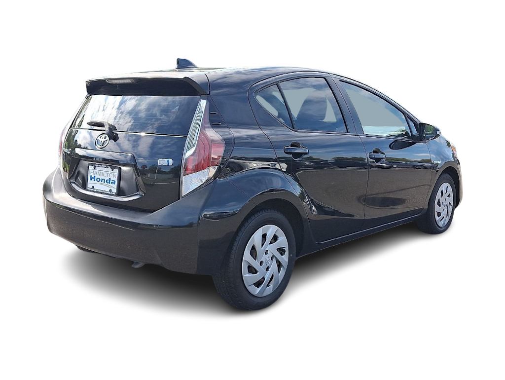 Thumbnail: 2016 Toyota Prius c - 26
