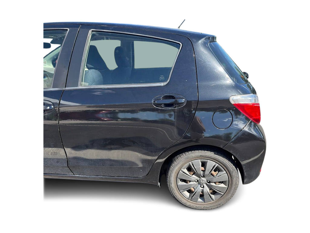 Thumbnail: 2013 Toyota Yaris - 16