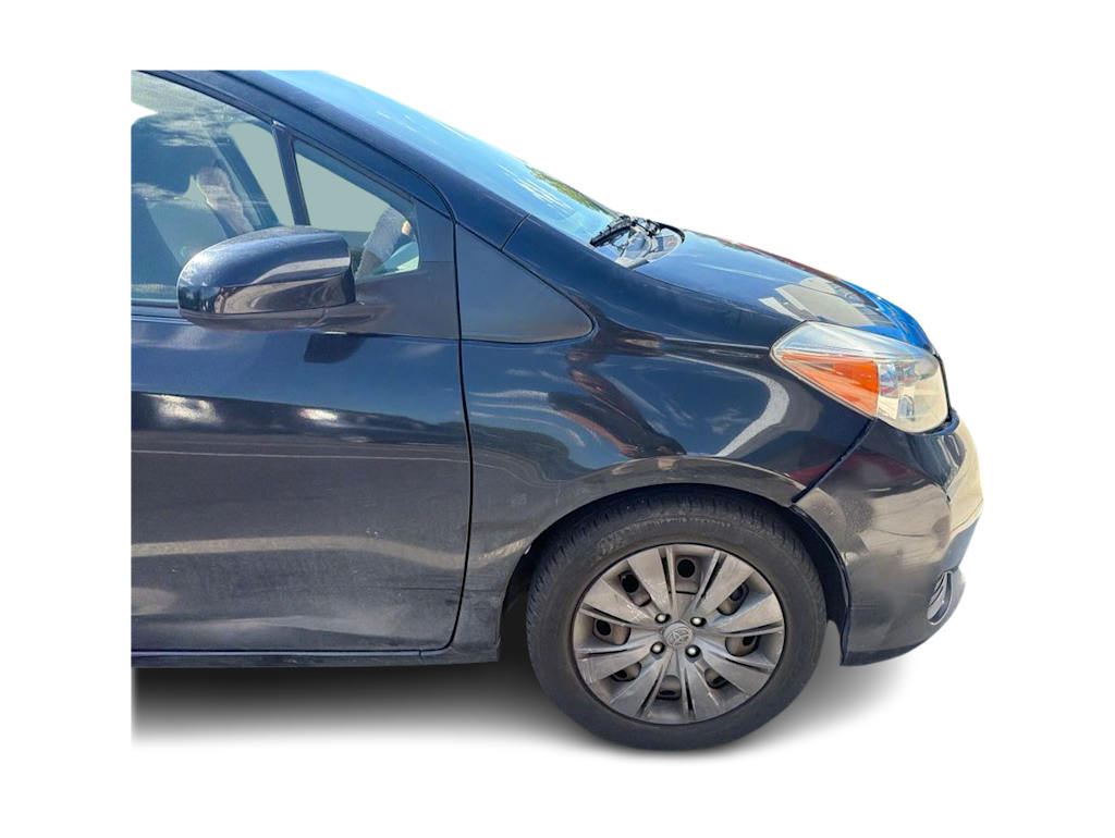 Thumbnail: 2013 Toyota Yaris - 12