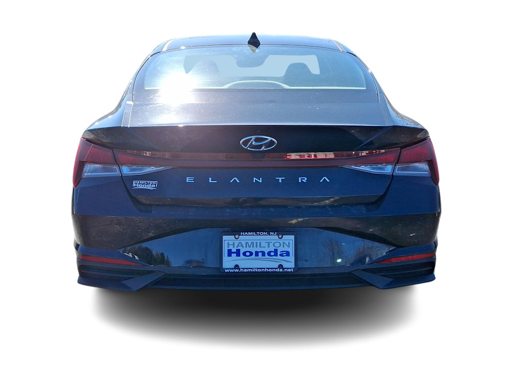 2022 Hyundai Elantra SE 25