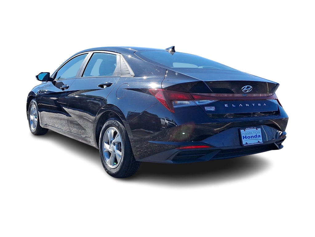 2022 Hyundai Elantra SE 24