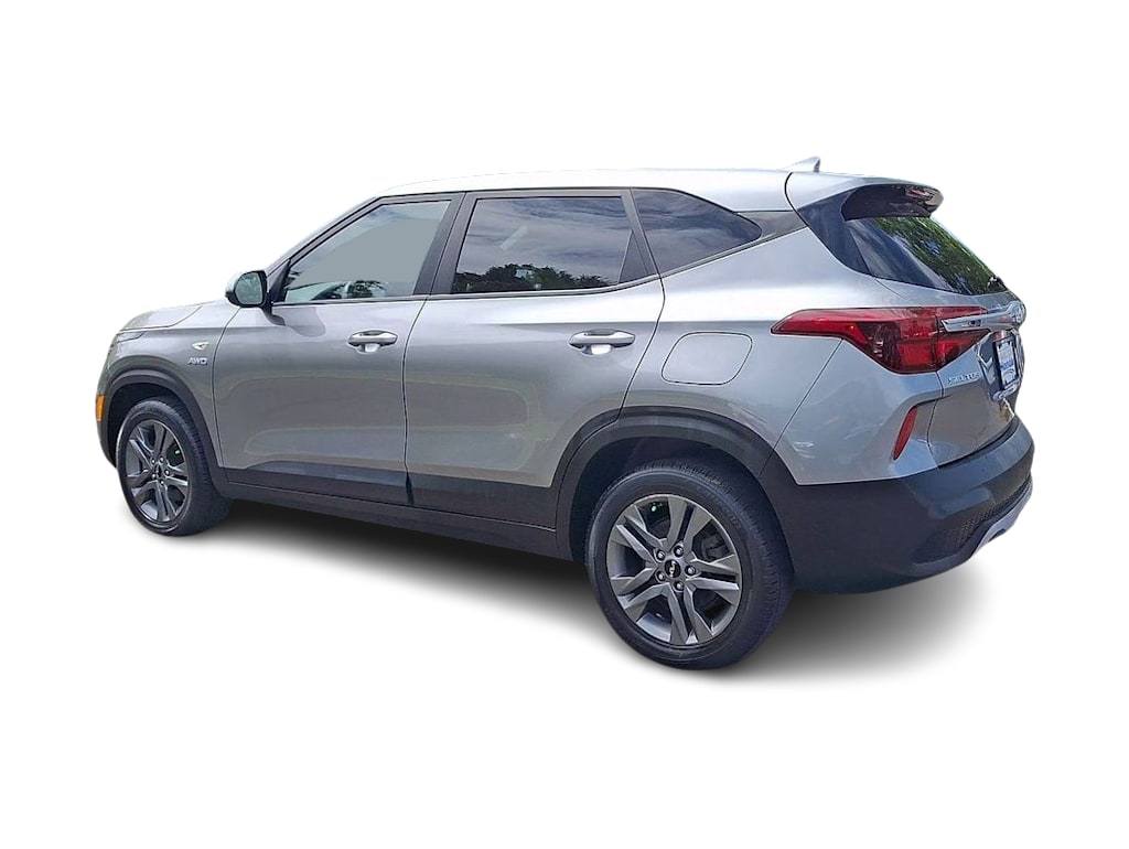 Thumbnail: 2023 Kia Seltos - 4