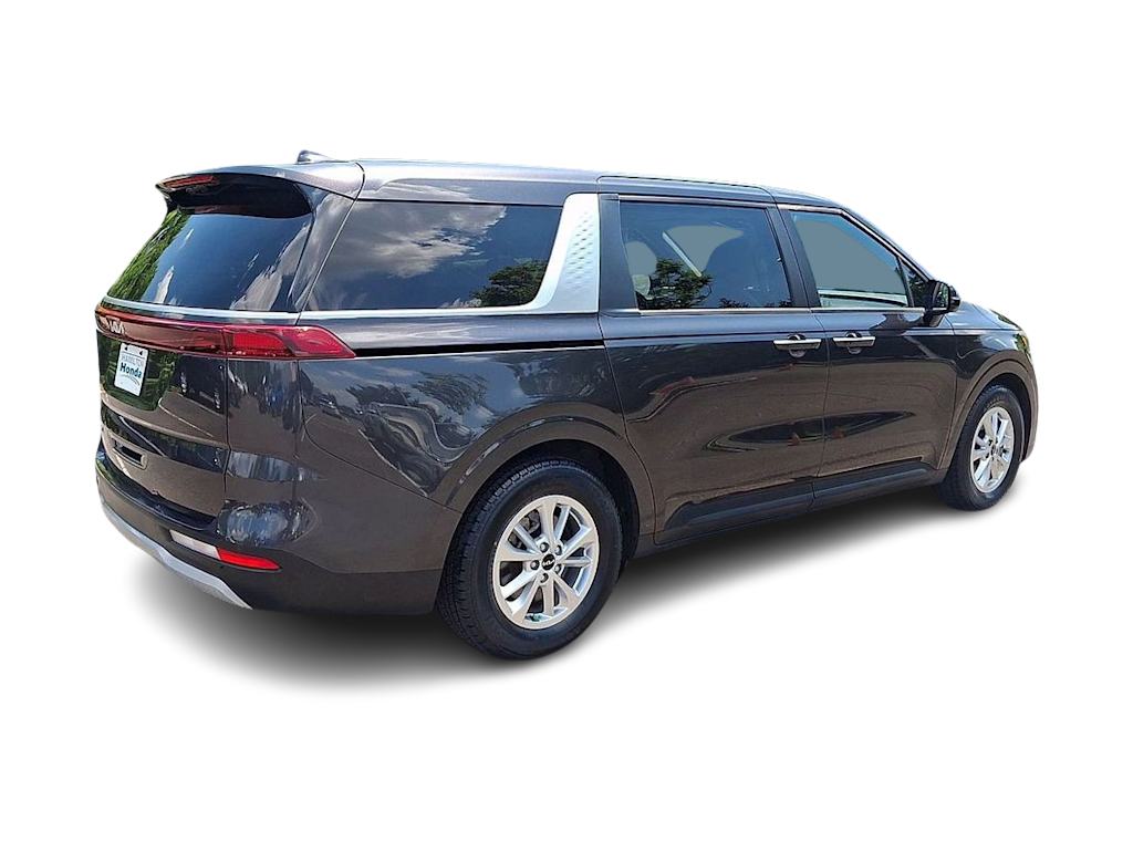 Thumbnail: 2022 Kia Carnival - 16