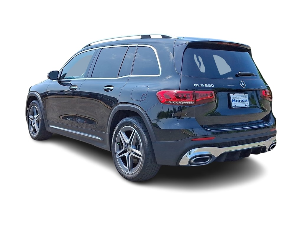 Thumbnail: 2021 Mercedes-Benz GLB - 3