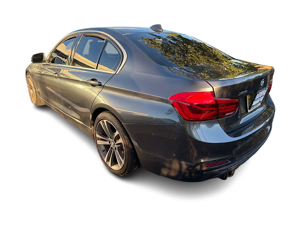Thumbnail: 2018 BMW 3 Series - 3