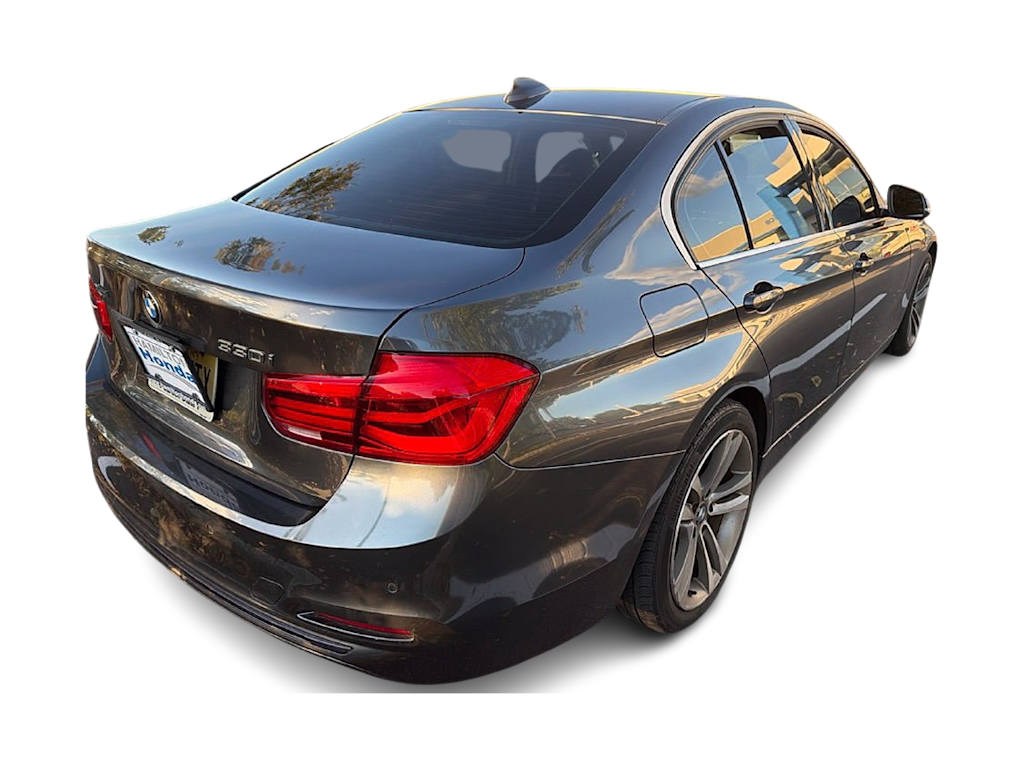 Thumbnail: 2018 BMW 3 Series - 13