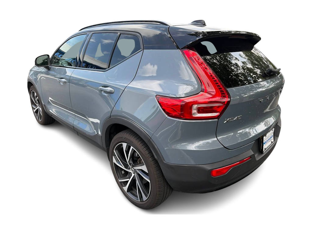 Thumbnail: 2021 Volvo XC40 - 3