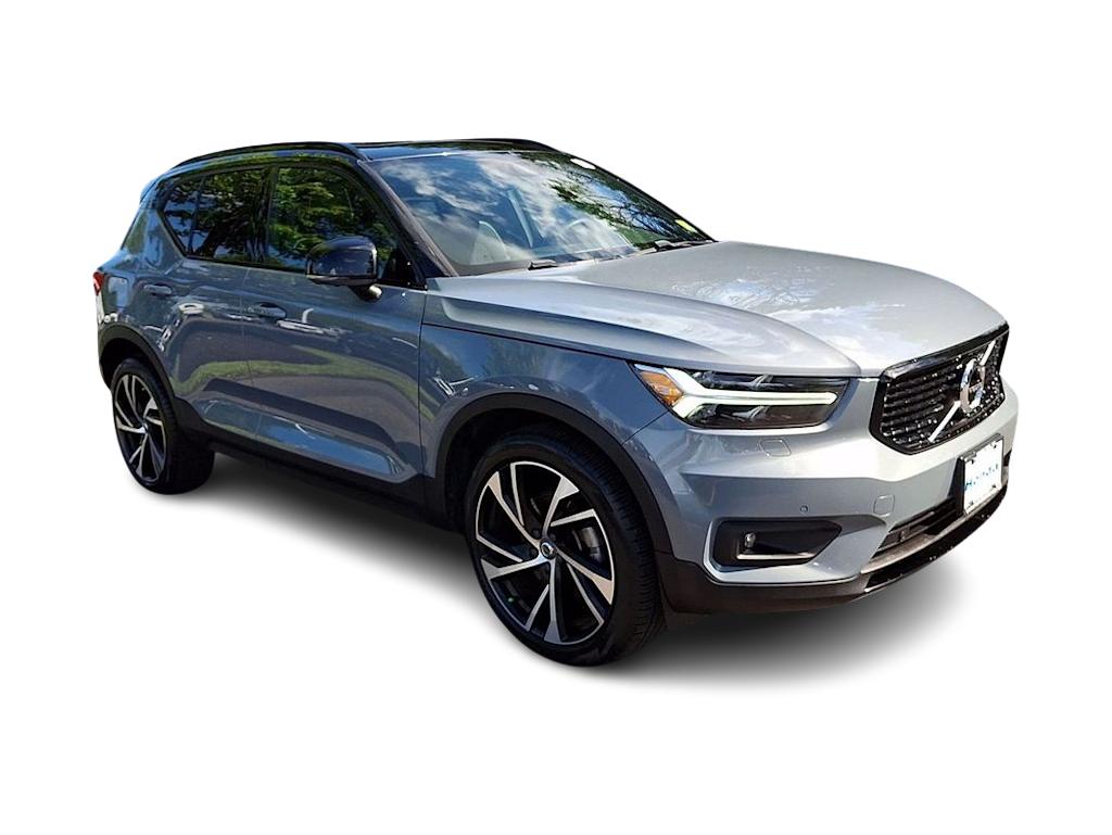 Thumbnail: 2021 Volvo XC40 - 14